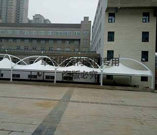 開封地下車庫(kù)出入口膜結(jié)構(gòu)雨棚