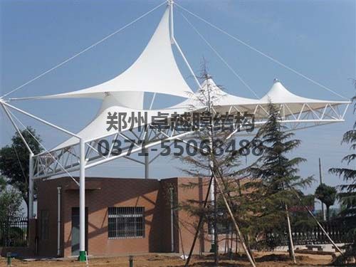 膜結(jié)構(gòu)材料主要有四種：膜材、鋼構(gòu)、索及附件