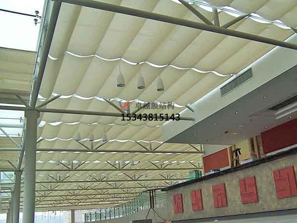 昌吉膜結(jié)構(gòu)遮陽(yáng)棚張拉膜公司【生產(chǎn)廠(chǎng)家】 　　