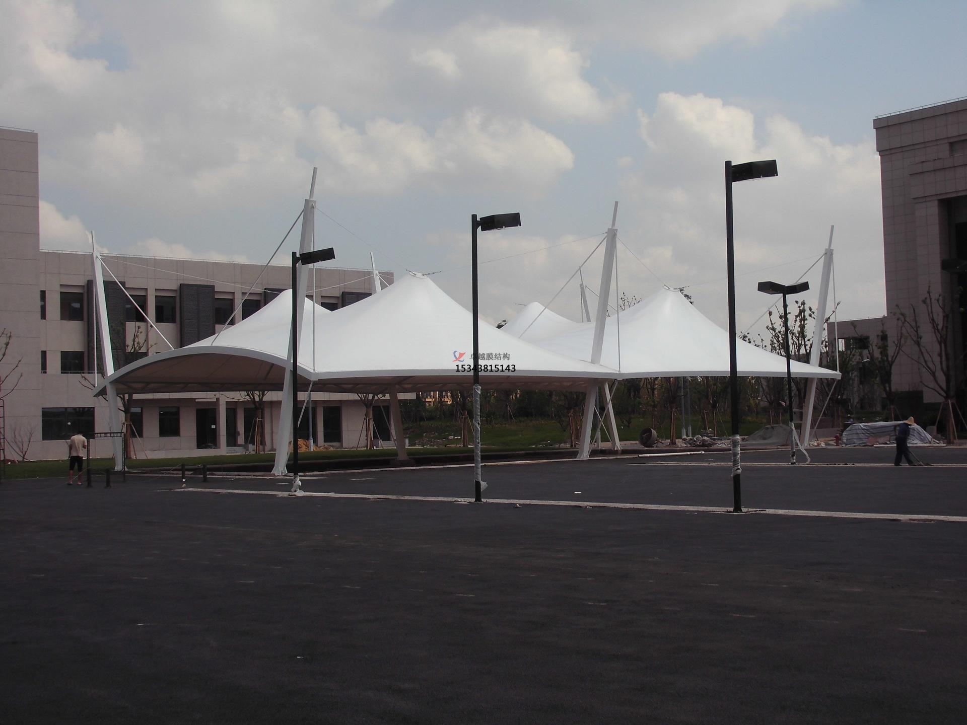 上海武警政治學院膜結(jié)構車棚案例