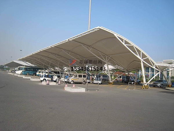 溆浦<font color='red'>膜結(jié)構(gòu)停車棚</font>【充電站雨棚】設(shè)計安裝