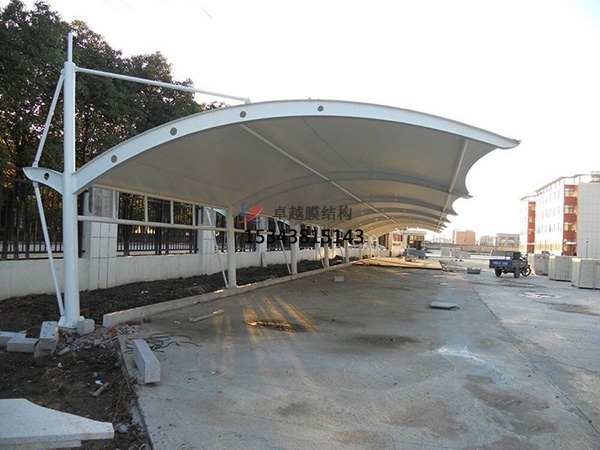 文縣<font color='red'>膜結(jié)構(gòu)停車棚</font>【設(shè)計(jì)生產(chǎn)安裝】
