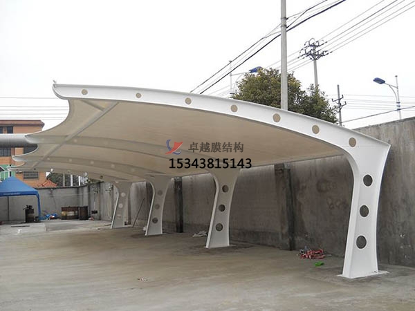 古浪<font color='red'>膜結(jié)構(gòu)停車棚</font>【設(shè)計(jì)生產(chǎn)安裝】