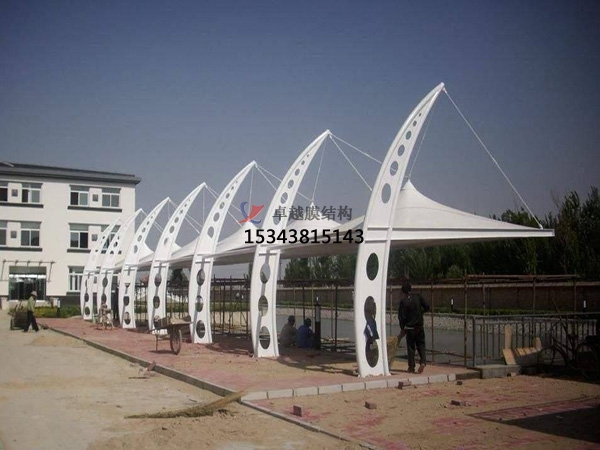 隴西<font color='red'>膜結(jié)構(gòu)停車棚</font>【設(shè)計(jì)生產(chǎn)安裝】