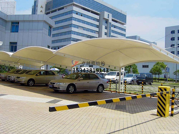 康縣<font color='red'>膜結(jié)構(gòu)停車棚</font>【設(shè)計(jì)生產(chǎn)安裝】