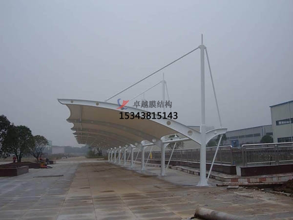 慶陽<font color='red'>膜結(jié)構(gòu)停車棚</font>【雨棚遮陽棚生產(chǎn)安裝】