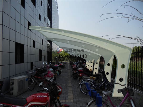 鎮(zhèn)原<font color='red'>膜結(jié)構(gòu)停車棚</font>【雨棚遮陽(yáng)棚生產(chǎn)安裝】