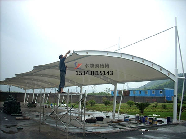吉隆<font color='red'>膜結(jié)構(gòu)停車棚</font>【遮陽(yáng)棚廠家】