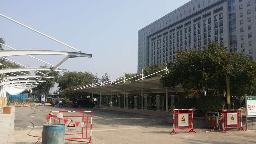 <font color='red'>膜結(jié)構(gòu)停車棚</font>的采購優(yōu)勢和四大容易忽視的地方