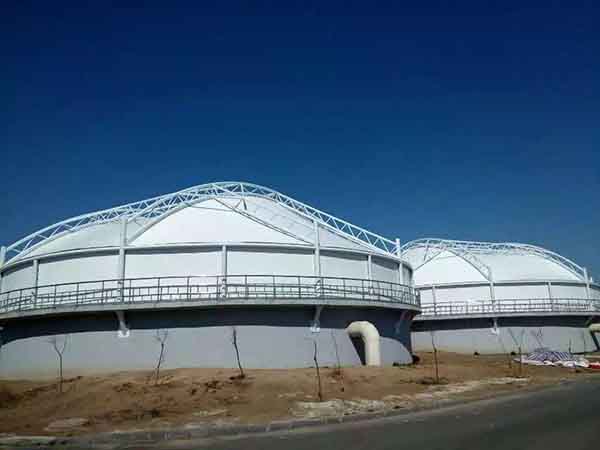 如何解決污水池臭氣熏天的問題？