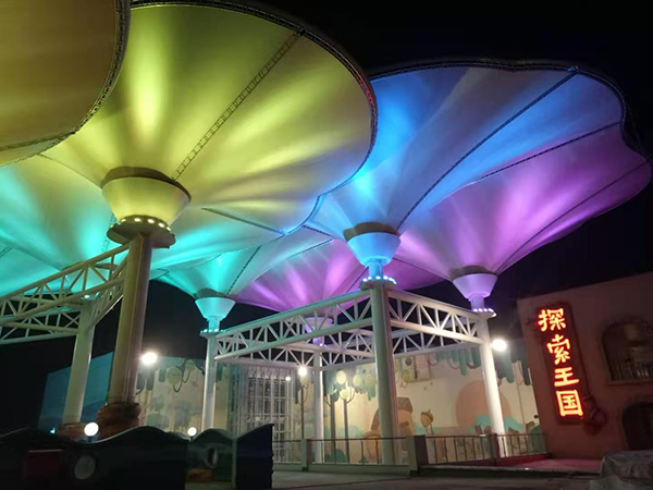 穹頂式景觀膜結(jié)構(gòu)在商業(yè)街的運用