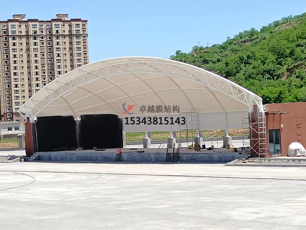 舞臺(tái)建筑采用膜結(jié)構(gòu)的原因？